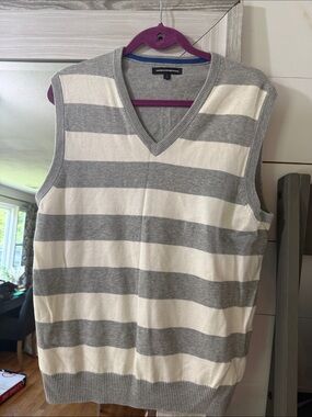 Express Men's Gray and White Striped V-Neck Sweater Vest